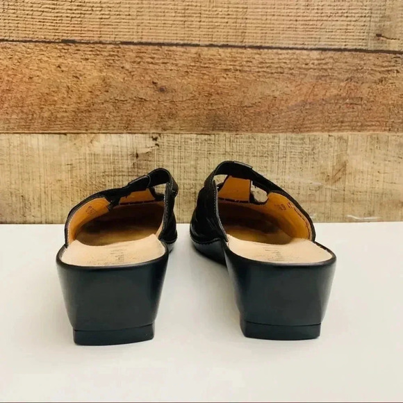 Think! Handmade Slip Ons “The Rose” Shoes - Picture 4 of 7